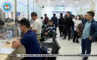 Người dân ùn ùn đi đổi giấy phép lái xe vì tin đồn trên mạng